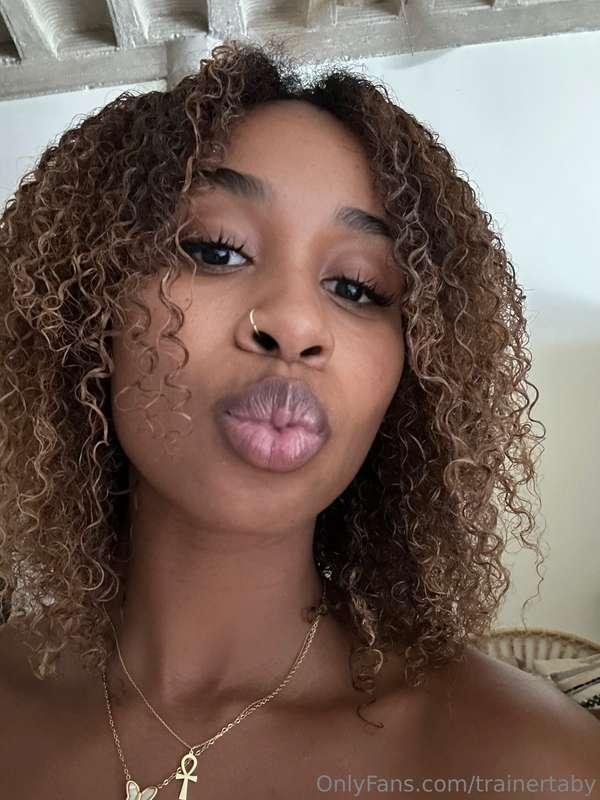 Here's your morning kiss! 😘