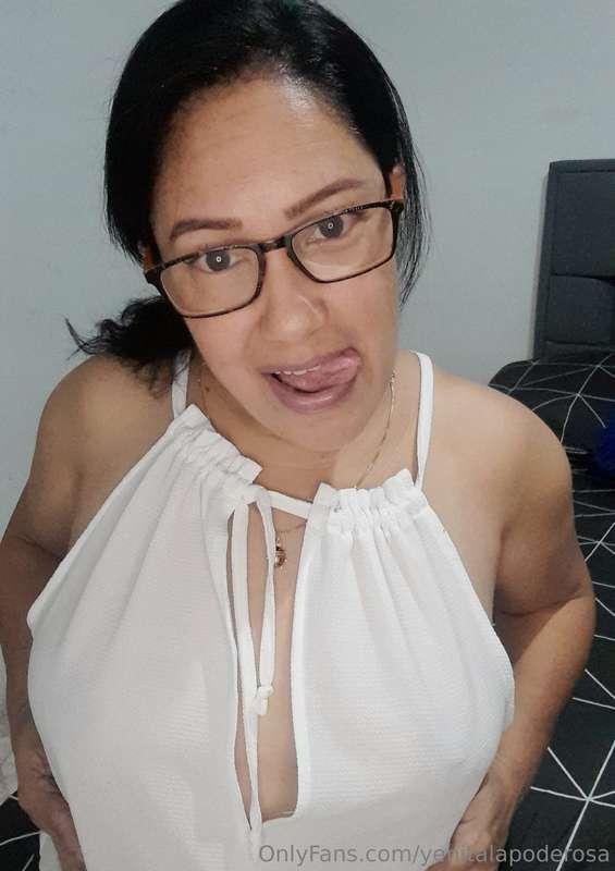 Hola bebe 🥵🔥quieres jugar un poco papi😈