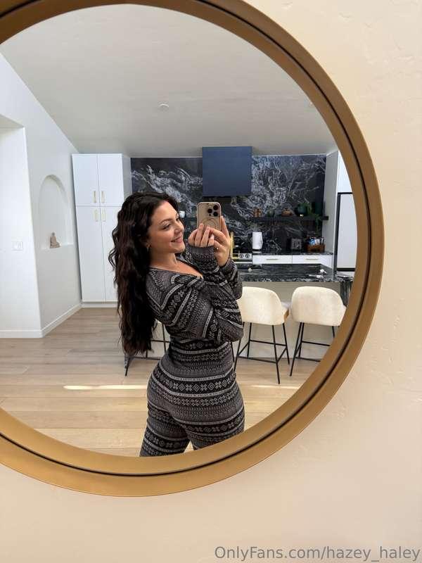 extra cozy today!! 😚🖤