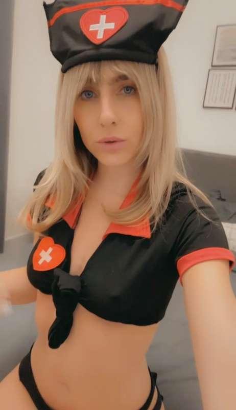 This Naughty nurse 🚑 ready to help you with ANYTHING! 😜