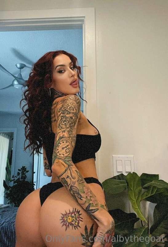 I wanna sit on your face 🍑👅