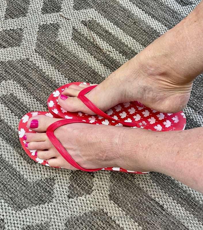 Love hanging out on my deck...want to join me?