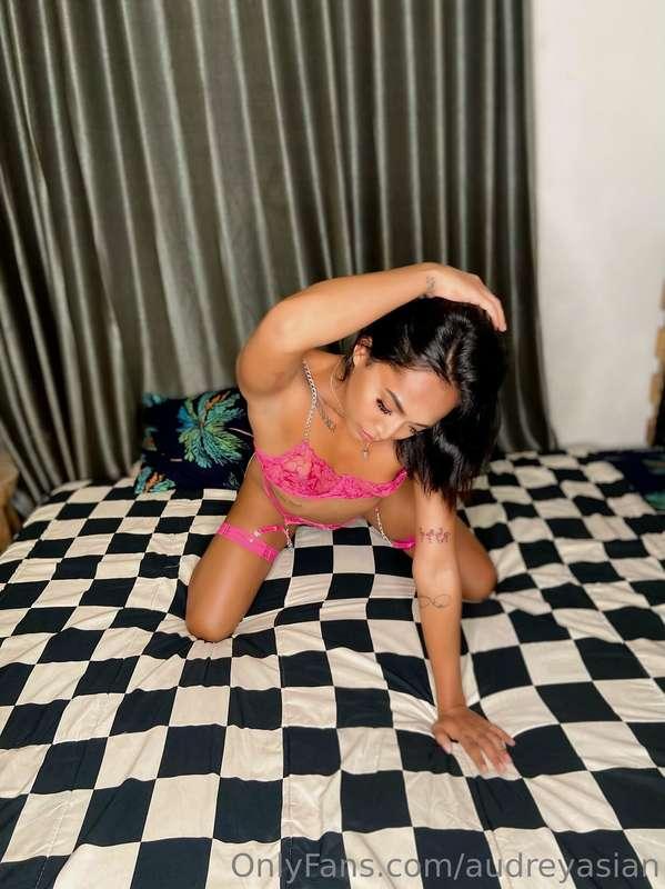 Do you like my new lingerie?😈😈