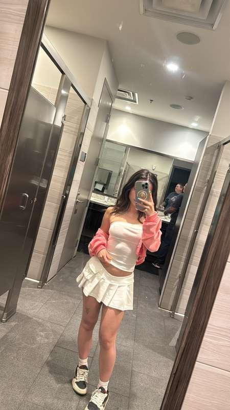### WANNA SEE MY UNCENSORED CONTENT? 😇
subscribe to my ONLYF..