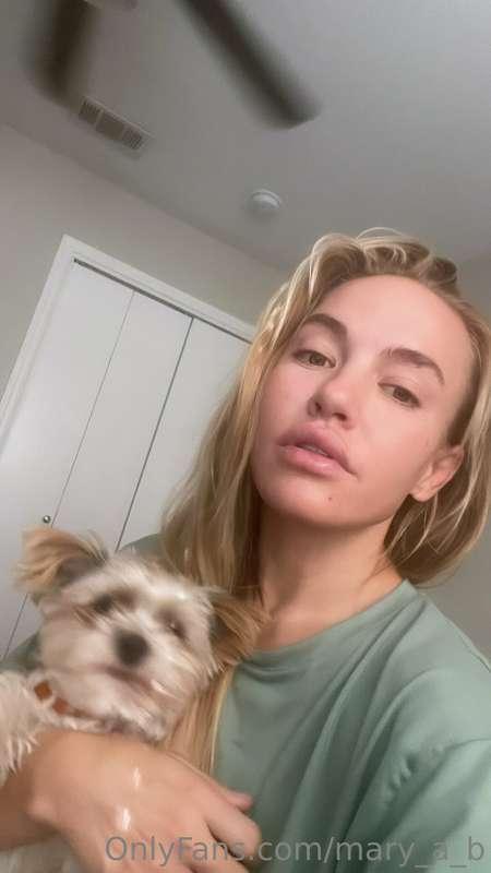 Me: Tries to take a nice photo with my dog 
My dog: 🏃🏼‍♂️💨