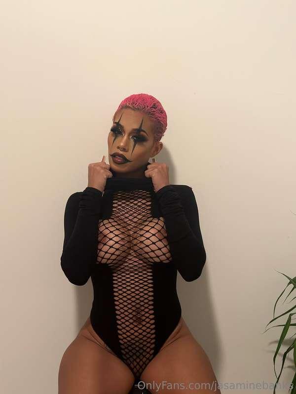 Be honest. Would you let me suck your dick like this?