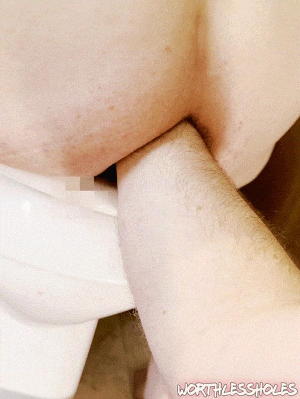 worthlessholes image #0