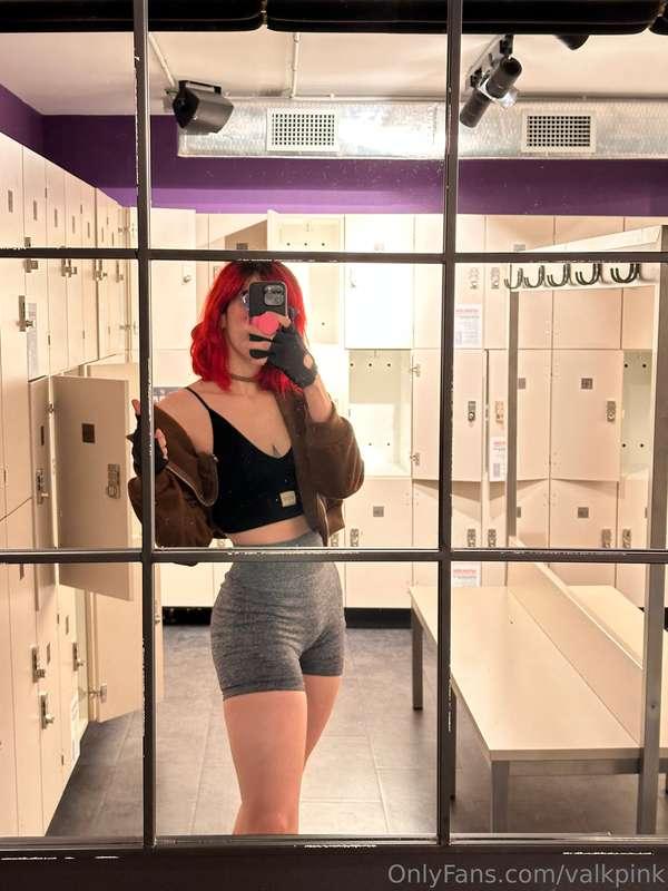 Sore today, wish I had someone to stretch me out before I wo..