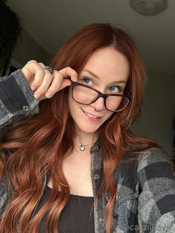 New hair and glasses 🤓 What do you think? 🍂🍁