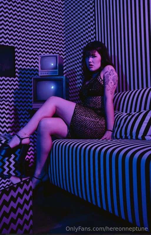 Have you been a bad boy? 😈 I would love to punish you 