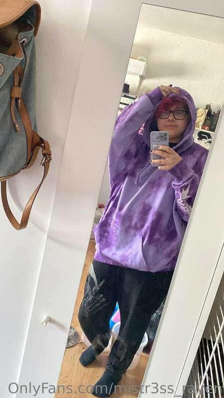 Just wanted to show of my new Hoodie~ ofc with a lil bit of ..