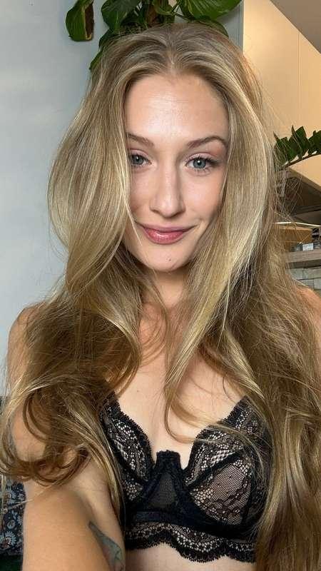 What kind of girls do you like better, with or without makeu..