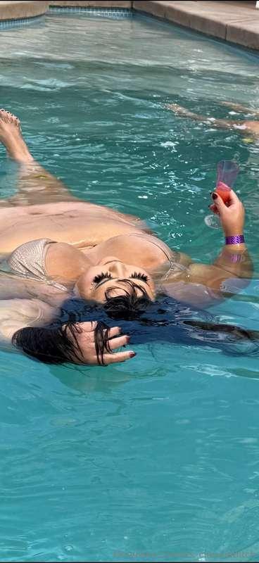 Who wishes they could float in between my legs 