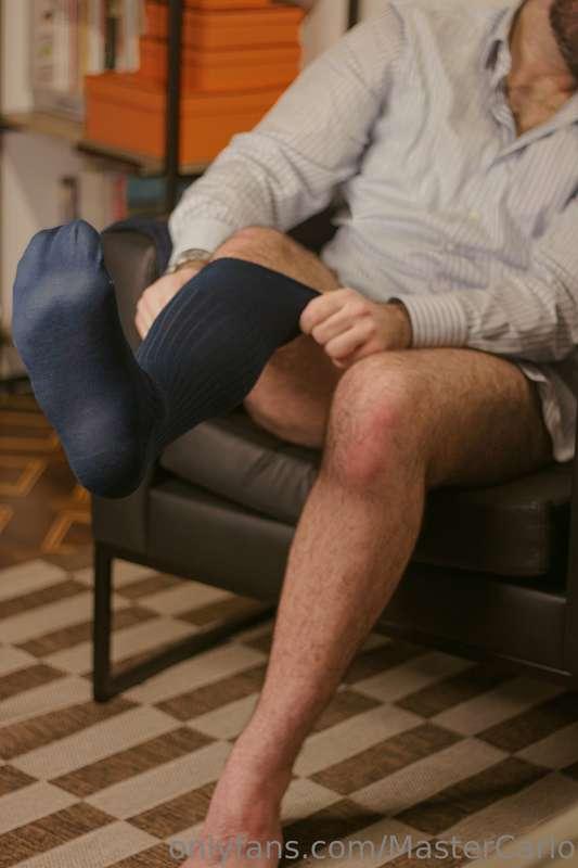 ... and the first foot is fully socked 😈