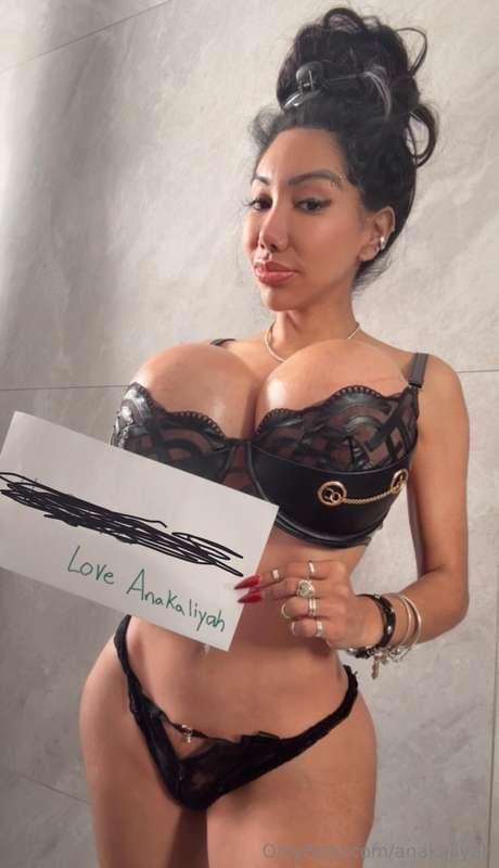 Im doing fan signs tip here if you would like one. It could ..
