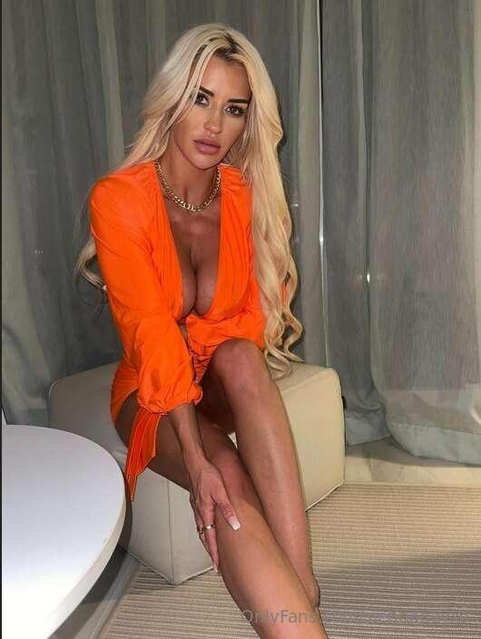 🧡 **Do you like me in orange?** 🧡
