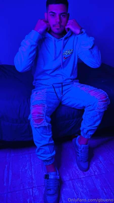 Preparing the environment for a hot video😈🥵