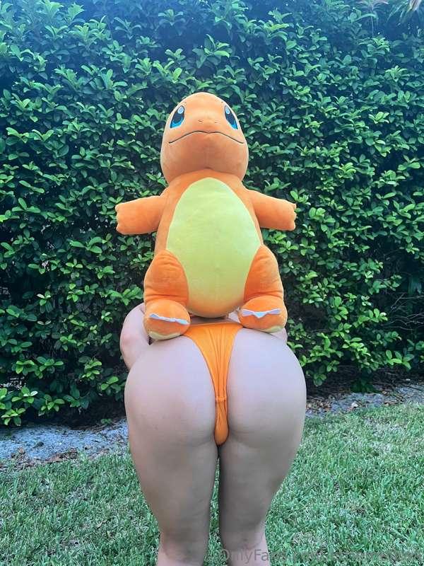 My little yellow booty 😼