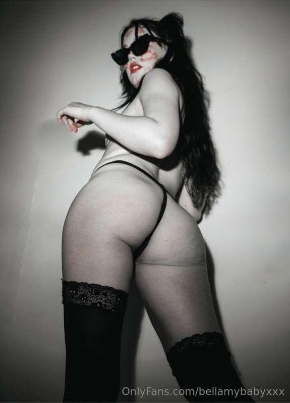 Have this cake and eat me too 🎂🫦