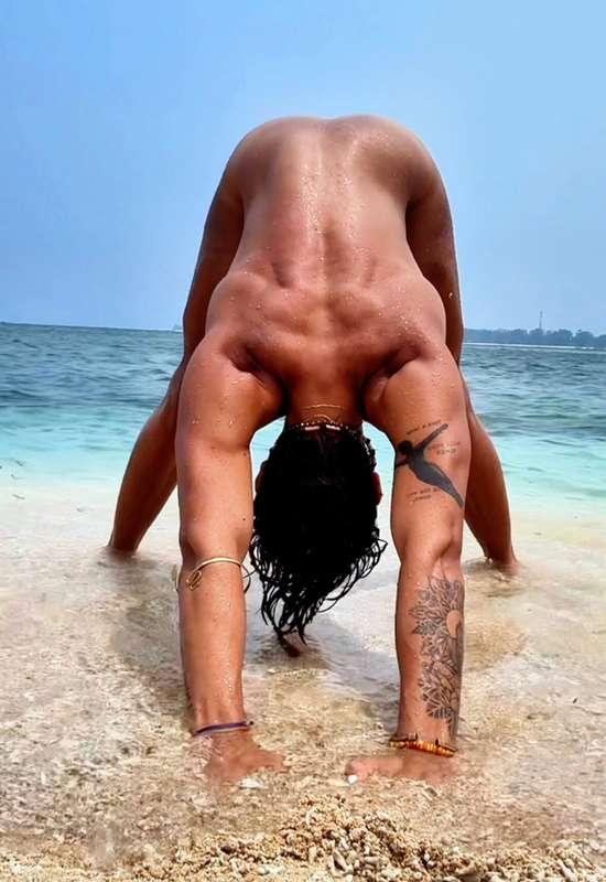 Hello from Gili islands! ♥️ I made a new video, doing naked ..