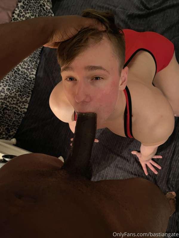 This week I will definitely gag a lot🤤😈
In the pic: me and @..