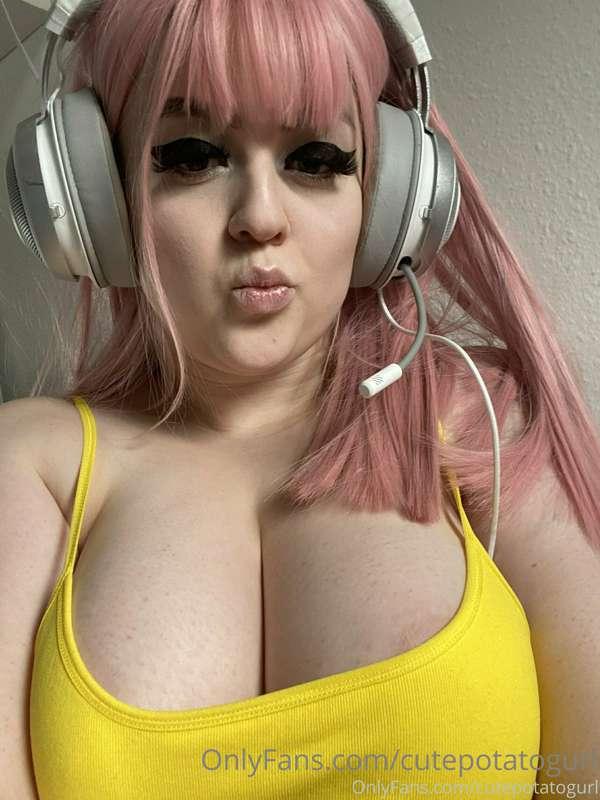 watch me suck and get fucked by real cock wearing my pink wi..