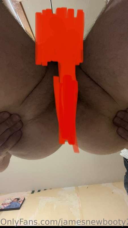 Just straddling my phone for a great view 😘🍑🍆