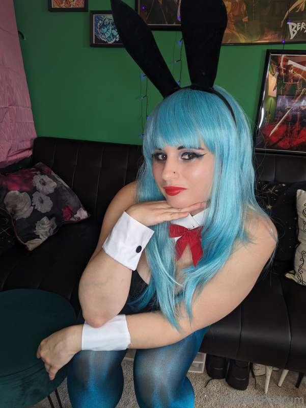 SFW Bulma Bunny set! Here's all the cosplay photos I took of..