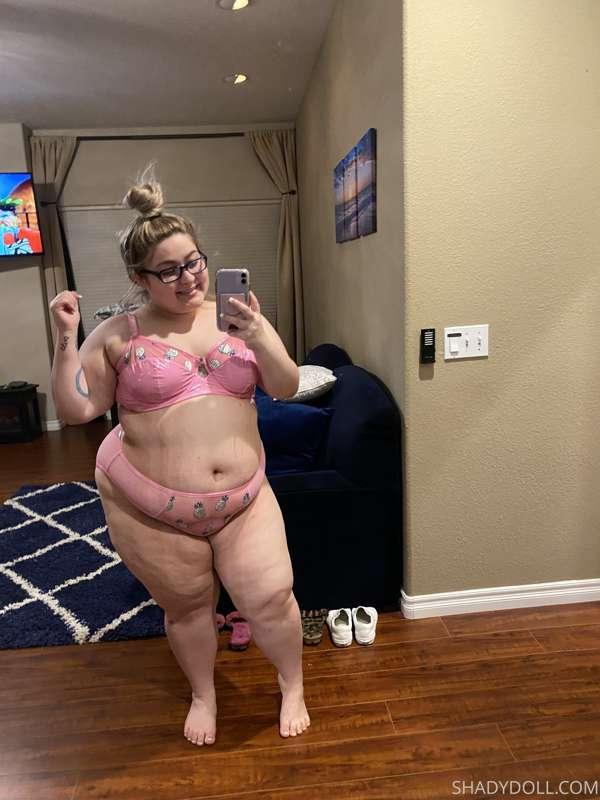 SUNDAY FUNDAY DM ME IF YOUR ONLINE BABE !!