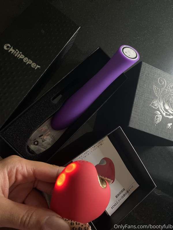 Like my new toys? 😜 TIP for a special video with them