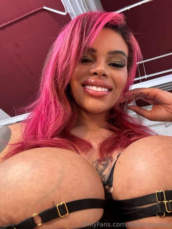 i'm sure you'd cum only from seeing mommy bending over for y..