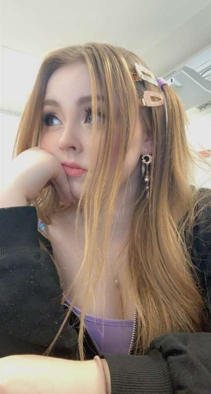 Selfies (and OOTD) - higher tiers +