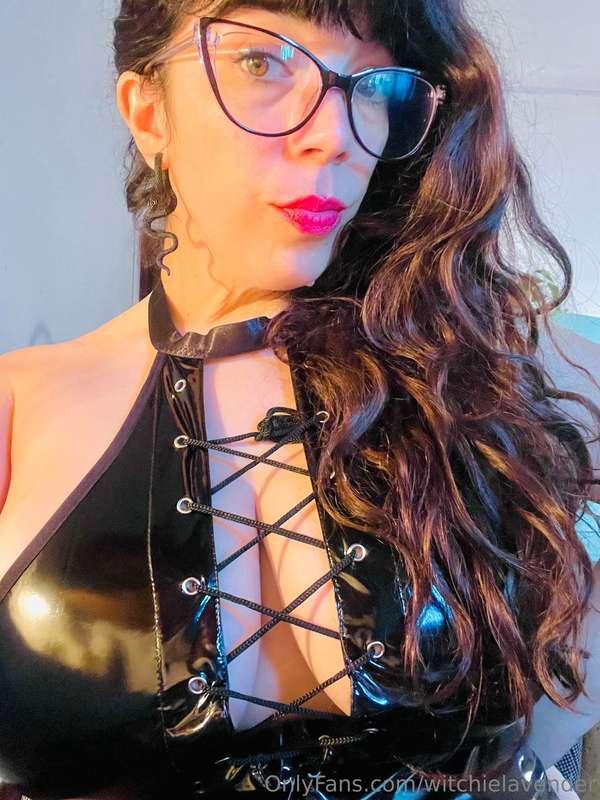 I love when a good fan gifts me lingerie as beautiful as thi..