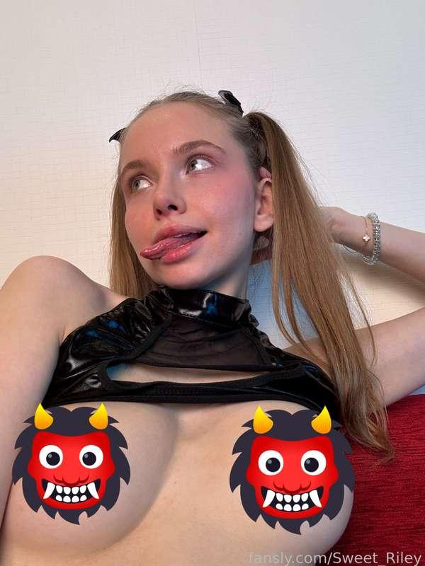 sweet_riley image #2
