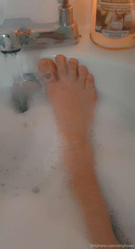 Even if you're not into feet.. you have to admit mine are pr..