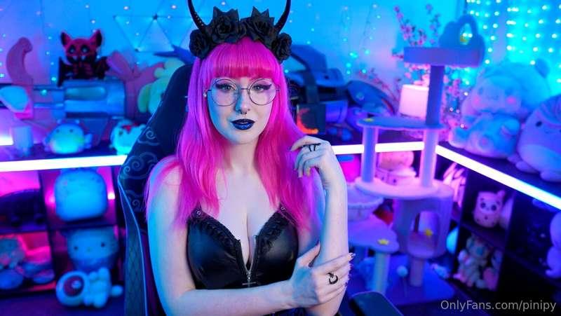 Live on http://twitch.tv/pinipy and TikTok for another aweso..