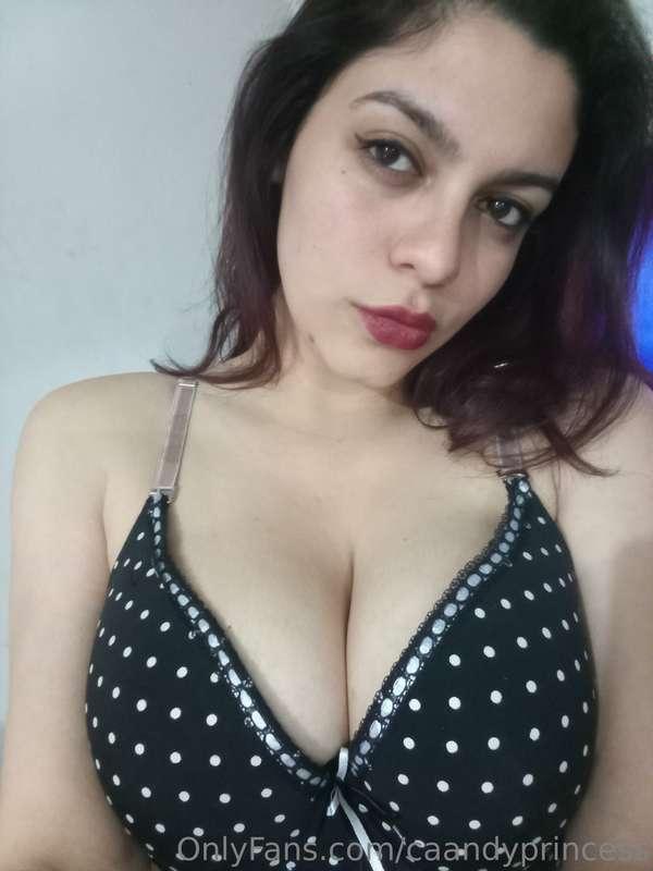 Are your hands big enough to squeeze my tits? 🥵😋😋