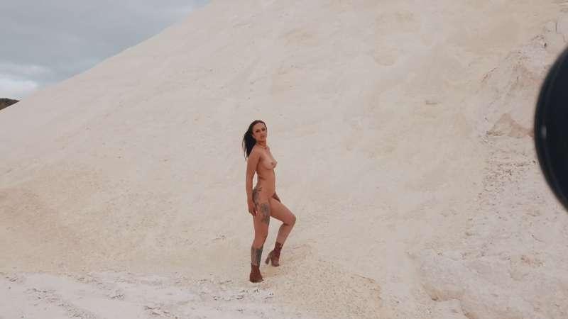 Lou Lou - Boots wind and dirt :BTS