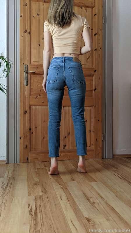 Pee in my jeans. Would you like to see how this happend?



#pee #piss #peeing #pissing #pipi #toilet #goldenshower #wet #enema #enemas #bellyinflation #tattoo #skinny #petite #milf #ass #asshole #lingerie #bellyinflation #pussy #inflation #expulsion #anal #extreme #highheels #waterplay #inflation #expulsion #fyp #foryou