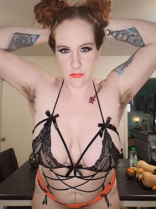 Big photoset with my hairy pits front & center incoming!