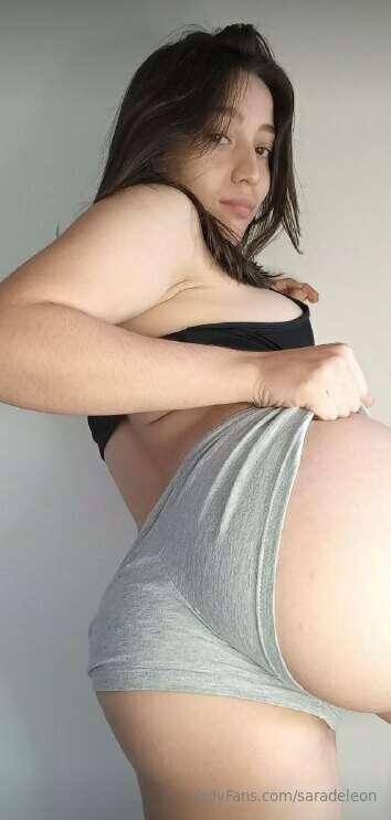 Ready for a bit of yoga, would you like to see? 😊😘