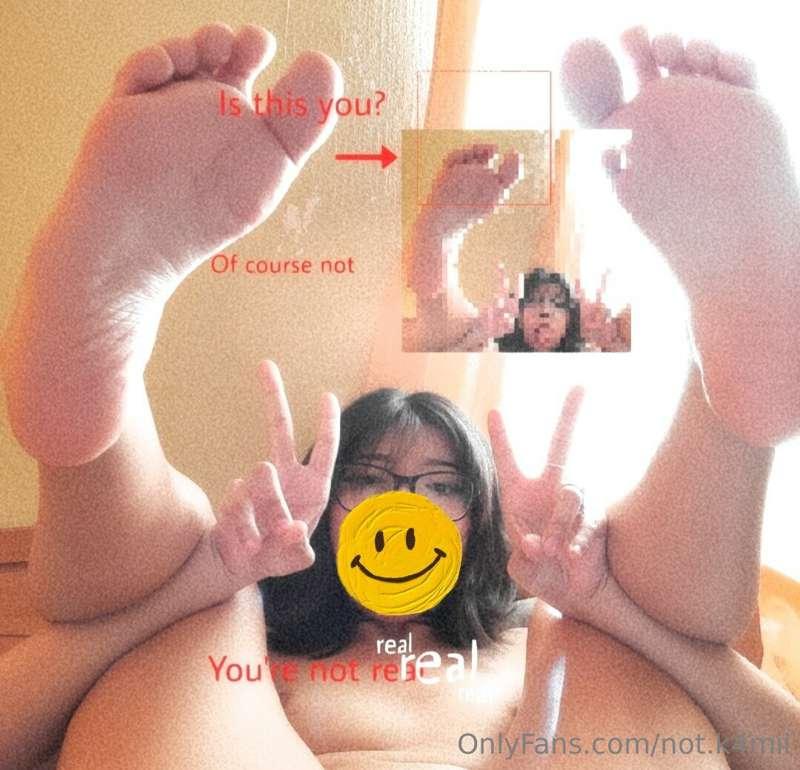Qué tienen los pies? (⁠ ͡⁠°⁠ᴥ⁠ ͡⁠°⁠ ⁠ʋ⁠)