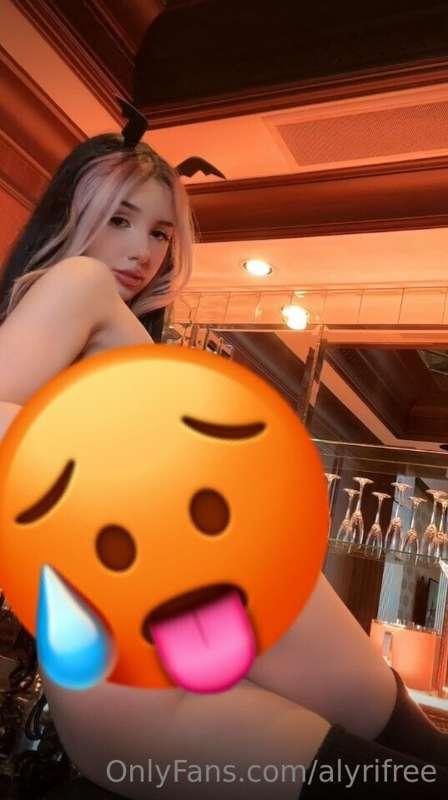 ***Best Deal*** Jiggling and spreading my ass 🍑 for you 😈 pl..