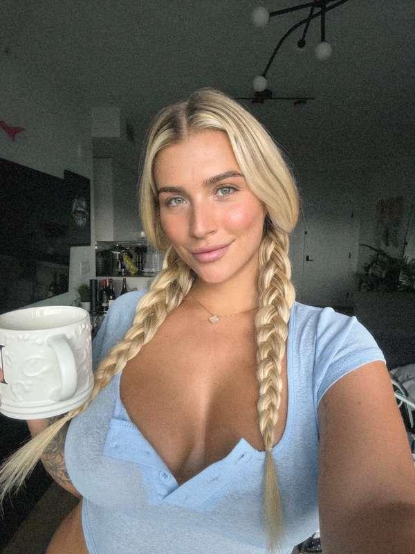 gooood morning it’s football sunday 🏈