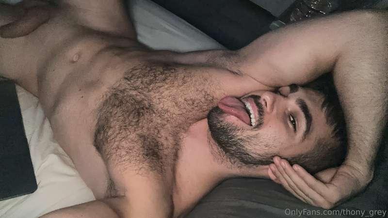 Lick all my hairy sweaty body💦