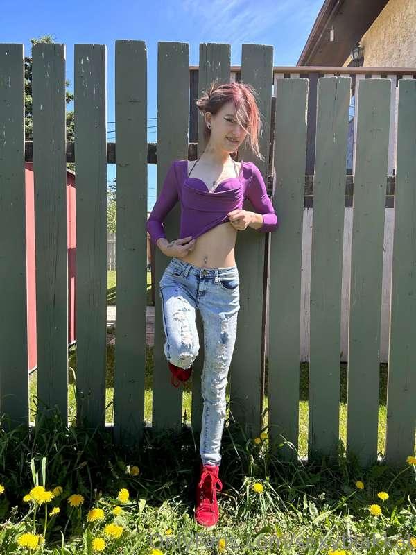 Did a photo shoot yesterday☺️ what do you think of my outfit..