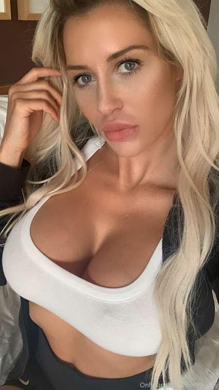 Who loves to hate fuck? Hate fuck video pending 😇😉