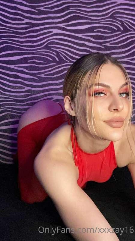 Amor quiero jugar un poco… Te apuntas? 😈😈  My love I want to..