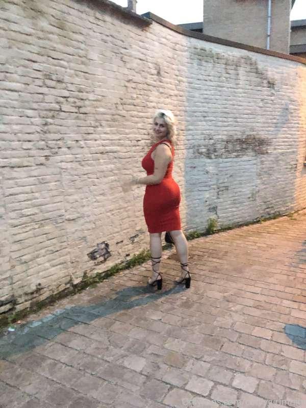 Friday night fun! Are you guys going to the club? 😘😊