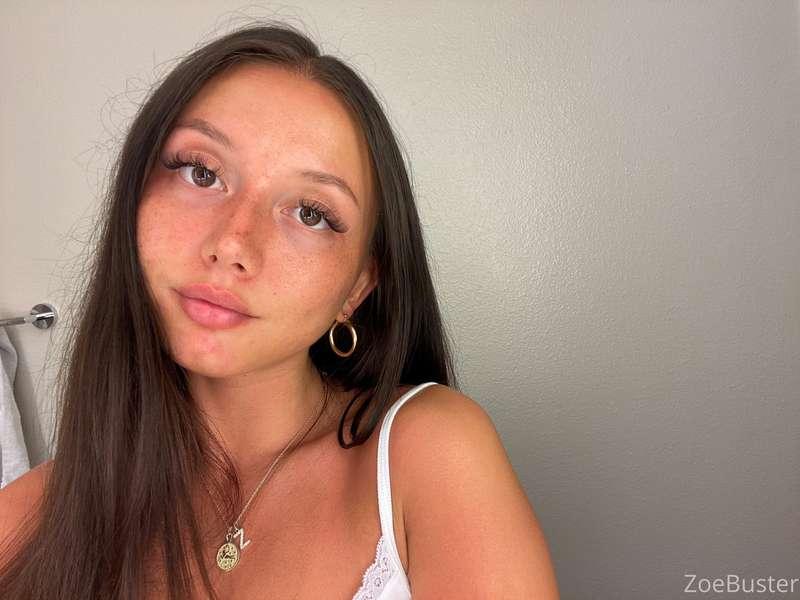 Fresh faced and ready for the day! I hope your Saturday is b..